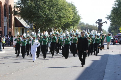 Tracy High Band performing during the parade